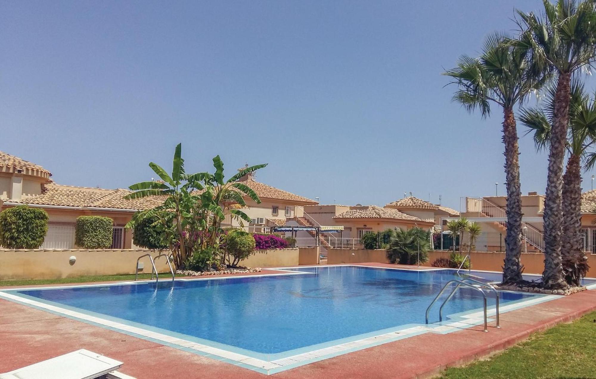 Cozy Home In Orihuela Costa With Kitchen Dehesa de Campoamor  المظهر الخارجي الصورة