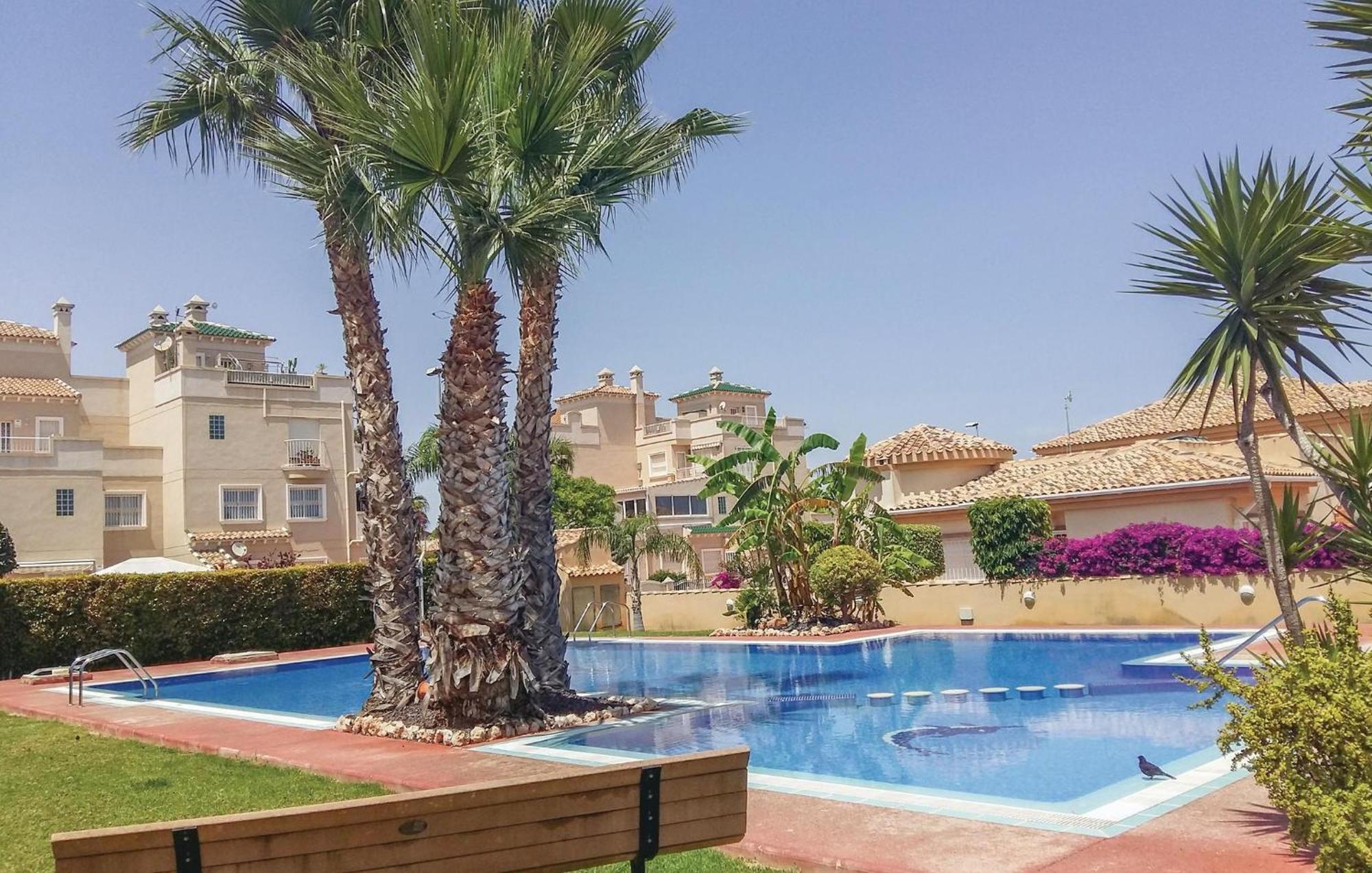 Cozy Home In Orihuela Costa With Kitchen Dehesa de Campoamor  المظهر الخارجي الصورة