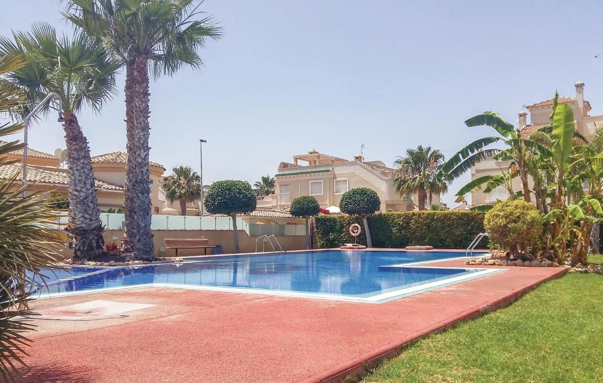 Cozy Home In Orihuela Costa With Kitchen Dehesa de Campoamor  المظهر الخارجي الصورة